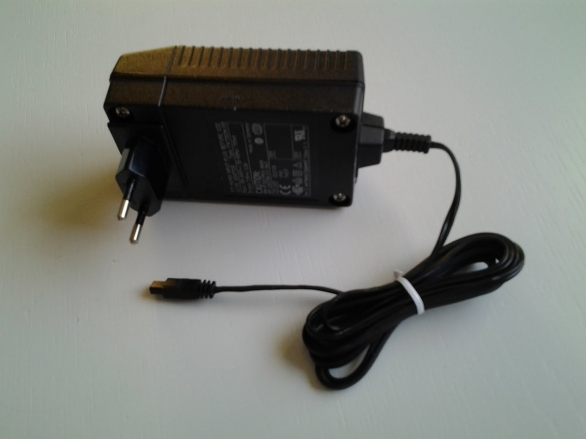 Bild 1 von Netzteil für Photonen - Strahler MPS 310 und AQA 707, Dieter Jossner, Medical Electronics  / (Gerät) Netzgerät f.MPS 310 mit Magnetfeld